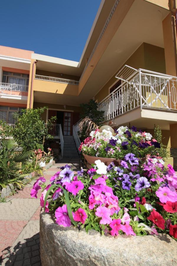 Affittacamere Sofy Villasimius Exterior photo